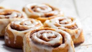 Découverte des Cinnamon Rolls : La Recette Secrète d'un Délice Cannelé