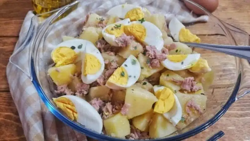 salade de pommes de terre au thon et œufs frais