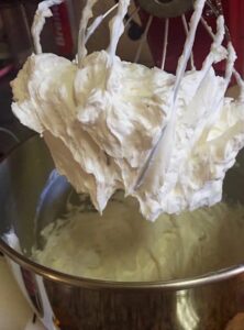Crème Chantilly au Mascarpone : Une Touche de Raffinement pour vos Desserts