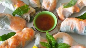 rouleaux de printemps aux crevettes et légumes Depuis recettemoderne.com