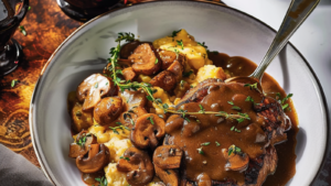 Bœuf mijoté aux champignons depuis recettemoderne.com