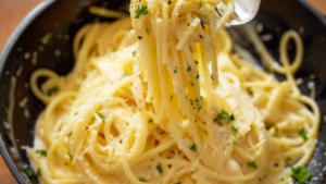 Spaghetti Crémeux aux Trois Fromages Depuis recettemoderne.com